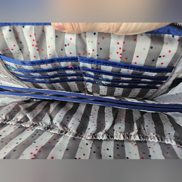 Lug Scoop In Bouquet Blue With NWT Heart Pouch - Picture 13 of 13